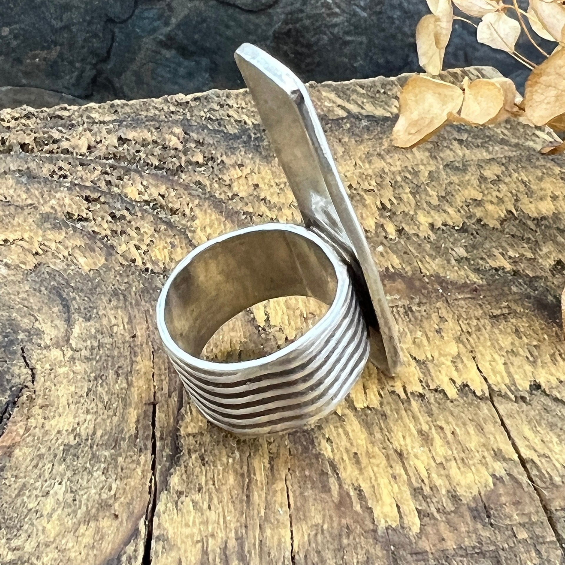 Silver Enamel Ring, Flowering Vine Shield Ring, Fine Silver 999, Statement Ring, Colorful Glass, Wave Wide Band, Hand Crafted Art Jewelry