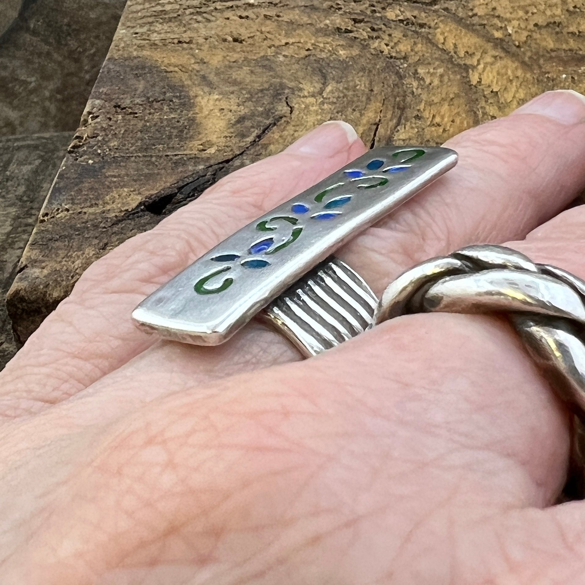 Silver Enamel Ring, Flowering Vine Shield Ring, Fine Silver 999, Statement Ring, Colorful Glass, Wave Wide Band, Hand Crafted Art Jewelry
