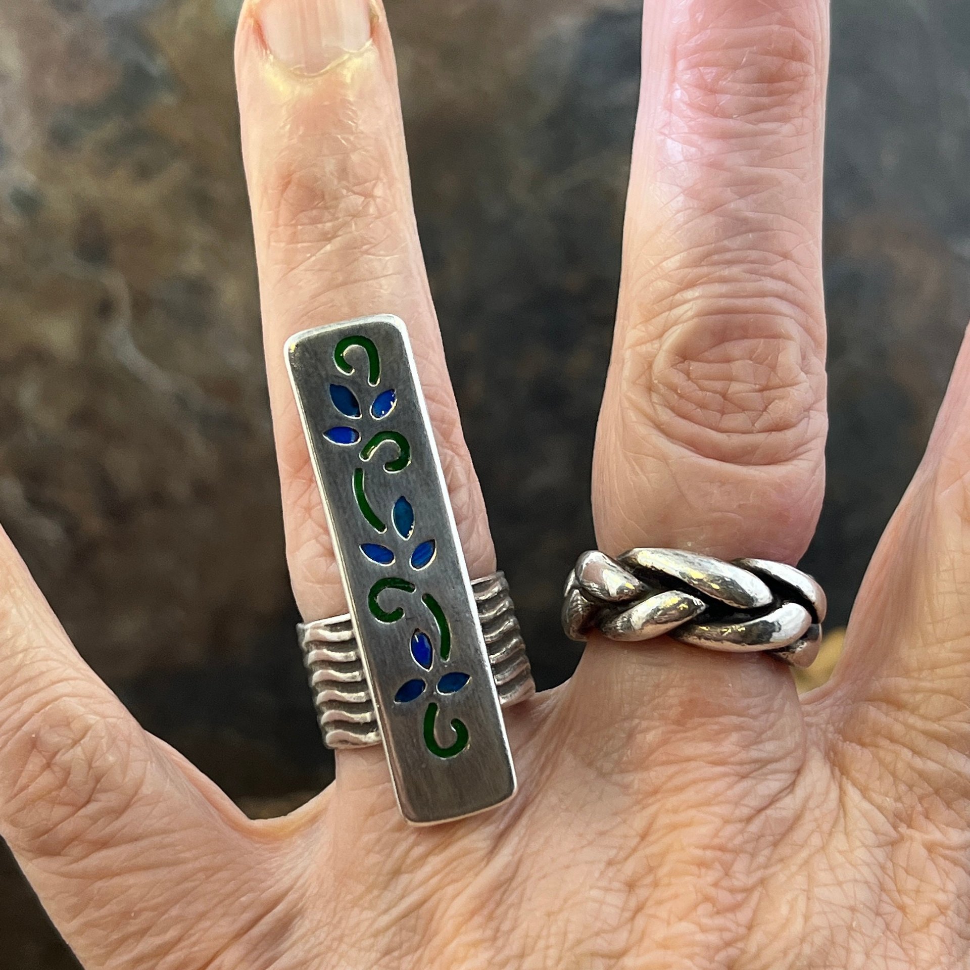Silver Enamel Ring, Flowering Vine Shield Ring, Fine Silver 999, Statement Ring, Colorful Glass, Wave Wide Band, Hand Crafted Art Jewelry