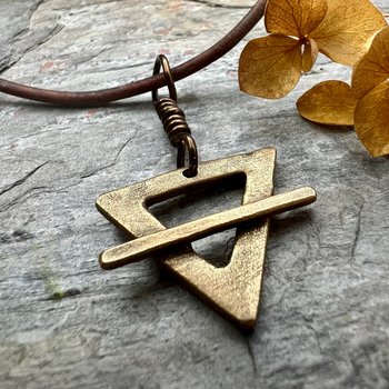 Earth Element Symbol, Bronze Elemental Signs, Pagan Gift, Astrological Signs, Taurus, Virgo, Capricorn, Winter, North, Triangle Symbols