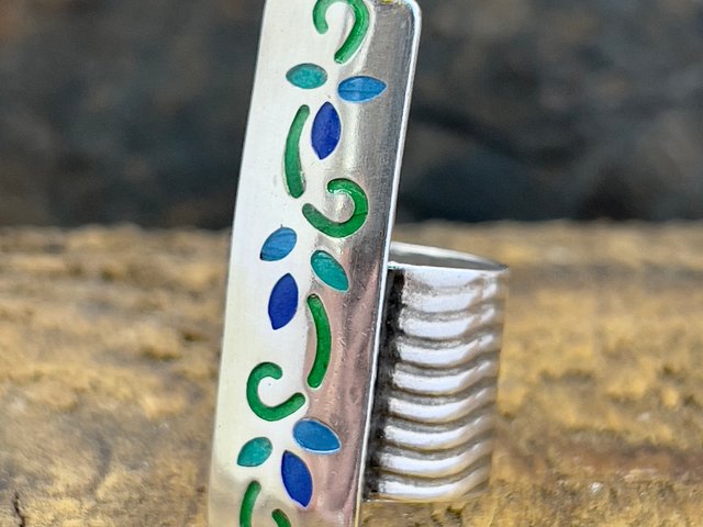 Silver Enamel Ring, Flowering Vine Shield Ring, Fine Silver 999, Statement Ring, Colorful Glass, Wave Wide Band, Hand Crafted Art Jewelry