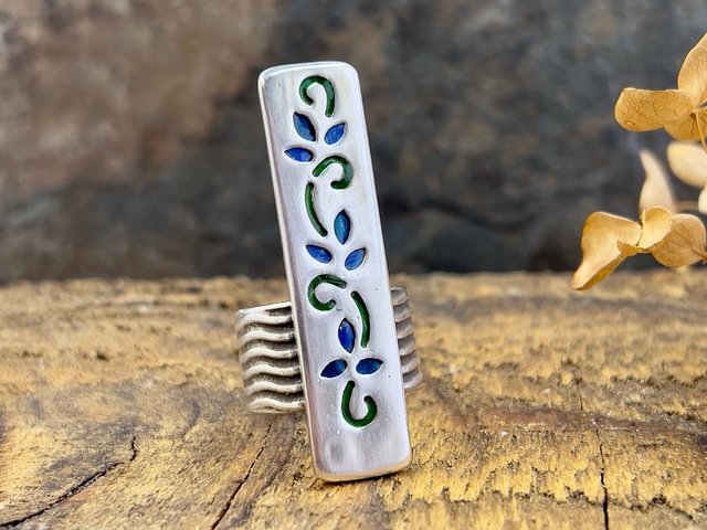 Silver Enamel Ring, Flowering Vine Shield Ring, Fine Silver 999, Statement Ring, Colorful Glass, Wave Wide Band, Hand Crafted Art Jewelry
