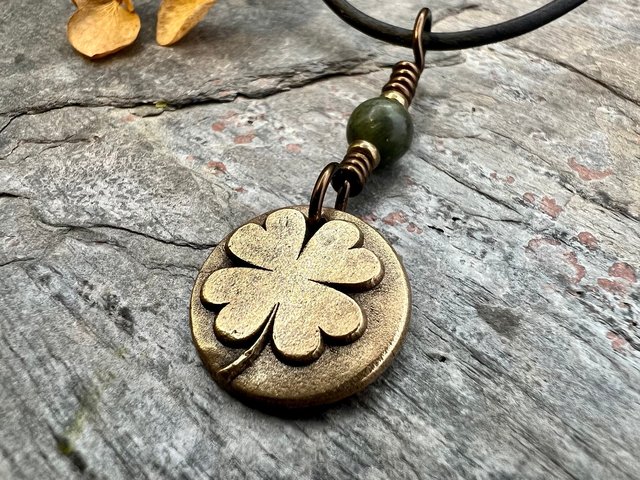 Four Leaf Clover, Bronze Necklace, Wax Seal Charm, Connemara Marble, Irish Celtic Jewelry, Lucky Charm, Celtic Witch, Irish Shamrock Luck
